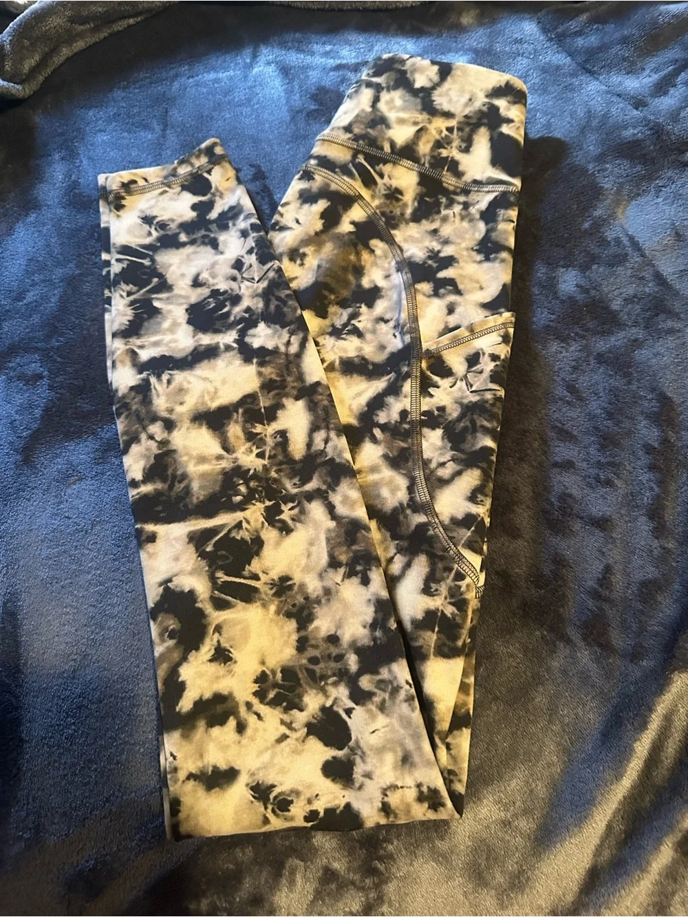 lululemon athletica Black and Beige Tie-Dye Leggings